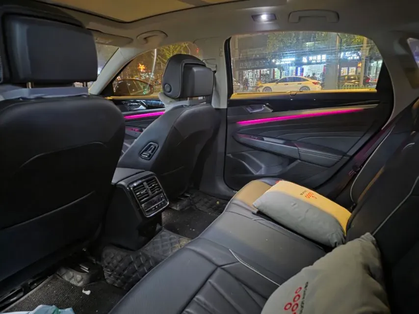 2024 Volkswagen Passat 2.0T 220HP L4 7DCT,autocango,china used car exporter,china ev exporter,chinese used car exporter,chinese used ev exporter