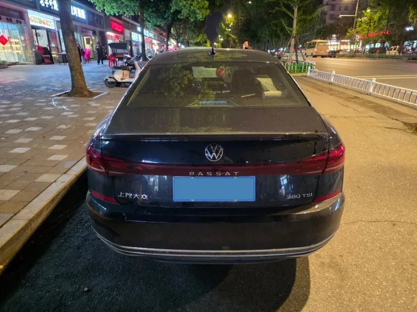 2024 Volkswagen Passat 2.0T 220HP L4 7DCT,autocango,china used car exporter,china ev exporter,chinese used car exporter,chinese used ev exporter