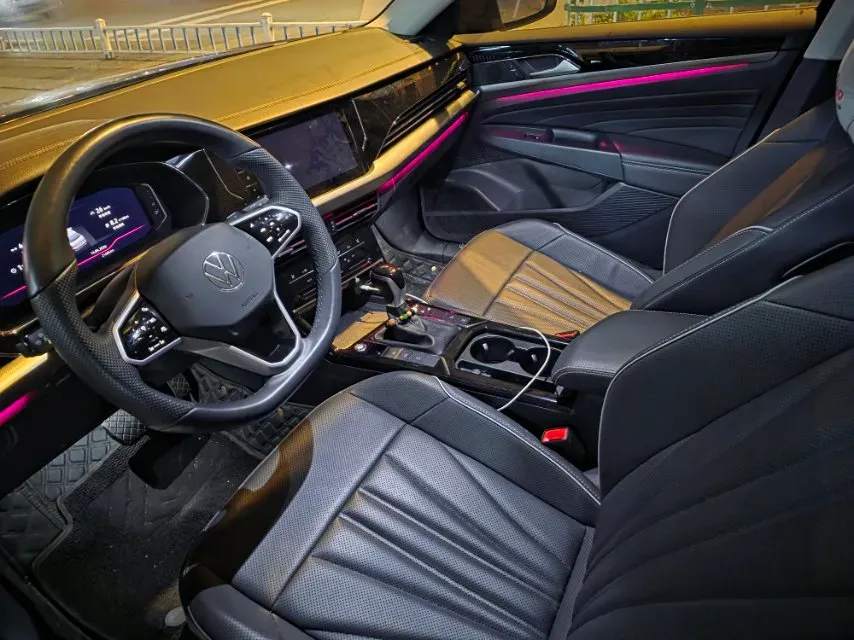 2024 Volkswagen Passat 2.0T 220HP L4 7DCT,autocango,china used car exporter,china ev exporter,chinese used car exporter,chinese used ev exporter