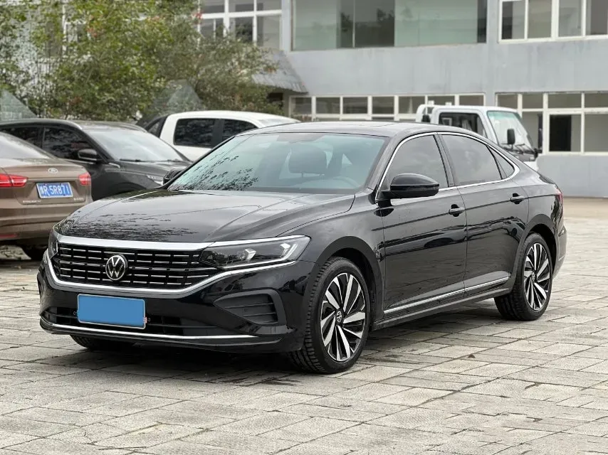 2024 Volkswagen Passat 2.0T 220HP L4 7DCT,autocango,china used car exporter,china ev exporter,chinese used car exporter,chinese used ev exporter