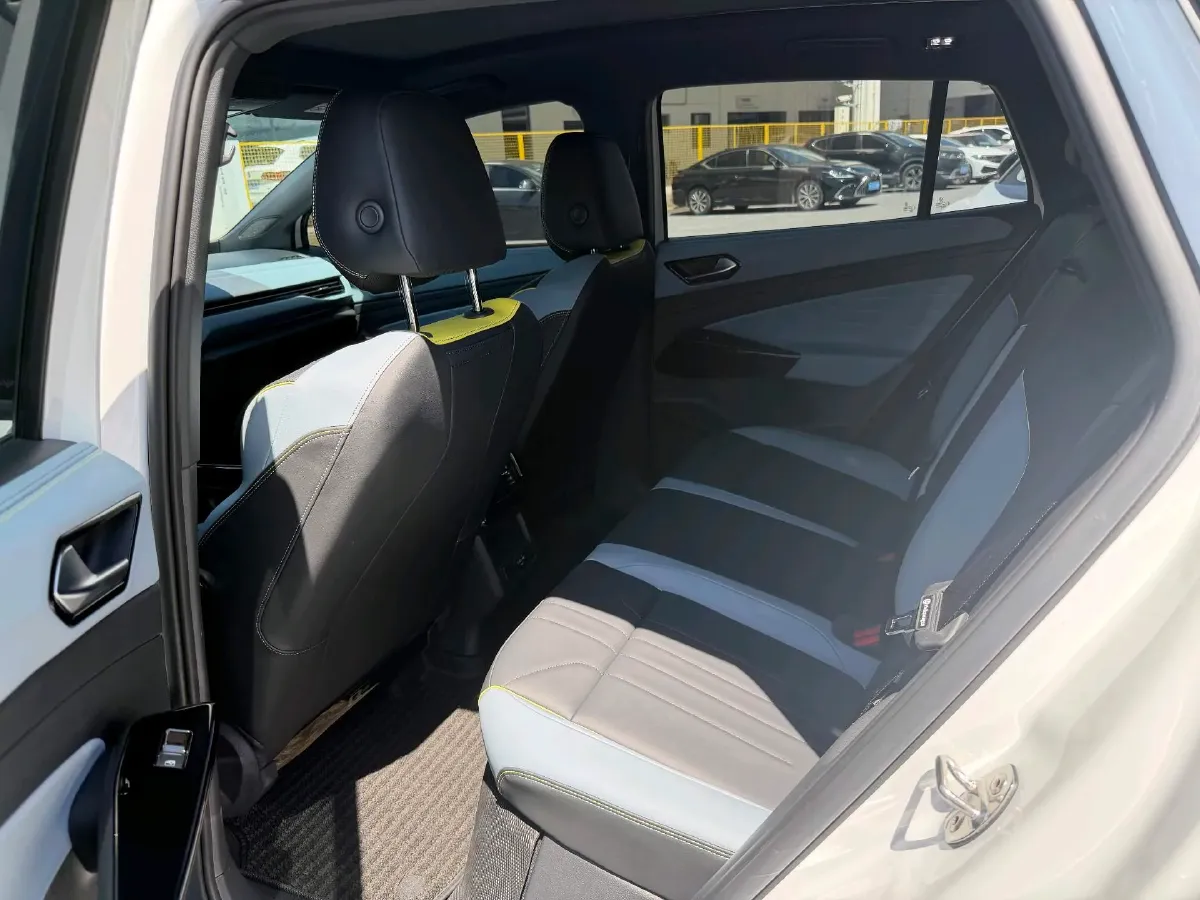 2025 Volkswagen ID.4 X BEV 52.8KWH,autocango,china used car exporter,china ev exporter,chinese used car exporter,chinese used ev exporter