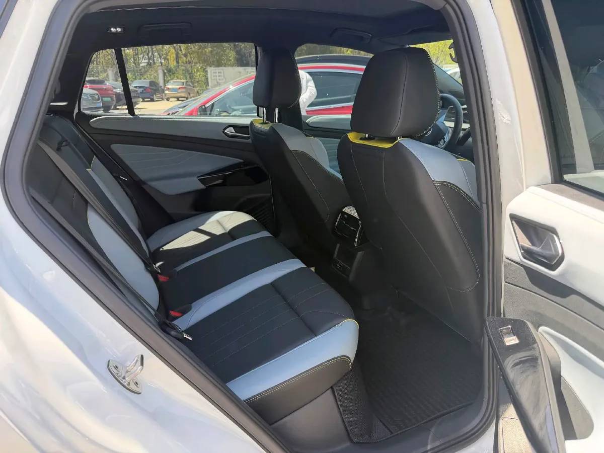 2025 Volkswagen ID.4 X BEV 52.8KWH,autocango,china used car exporter,china ev exporter,chinese used car exporter,chinese used ev exporter