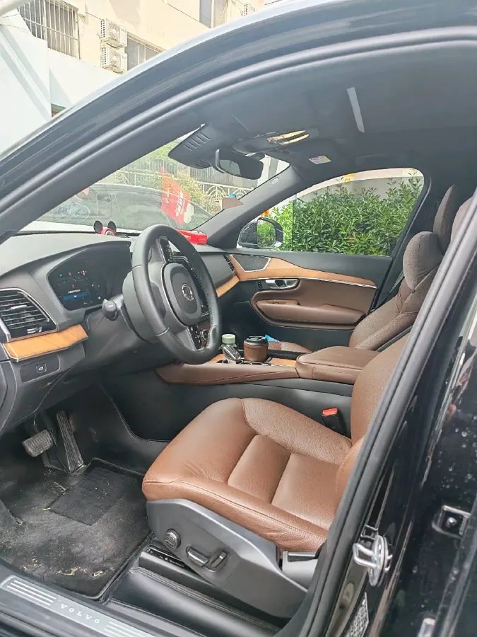 2024 Volvo XC90 2.0T 299HP L4 8AT,autocango,china used car exporter,china ev exporter,chinese used car exporter,chinese used ev exporter