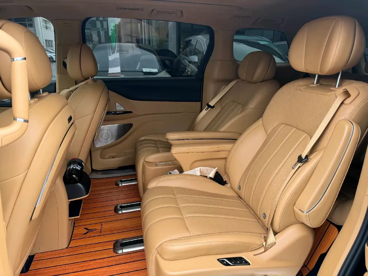 2024 Voyah Dream 1.5T 150HP L4 PHEV 43KWH,autocango,china used car exporter,china ev exporter,chinese used car exporter,chinese used ev exporter