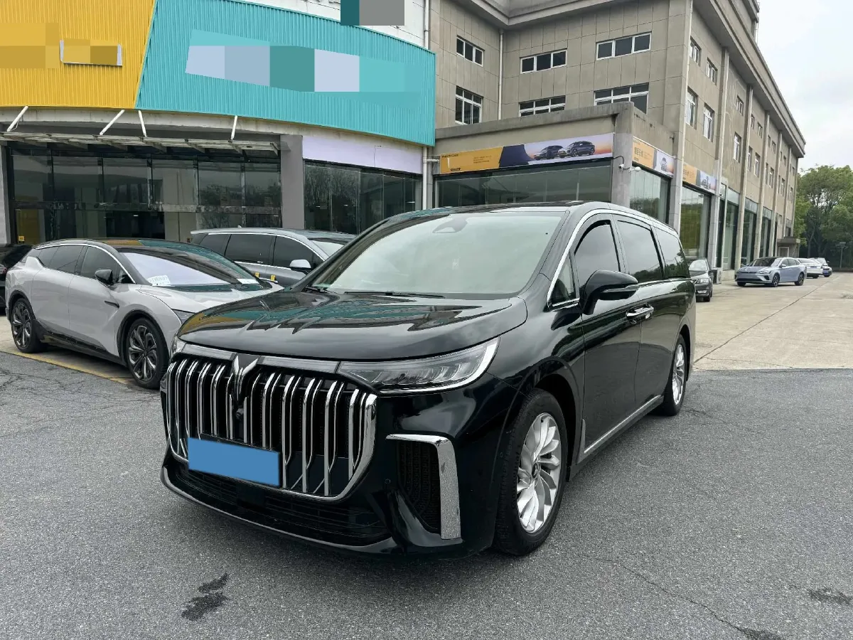2024 Voyah Dream 1.5T 150HP L4 PHEV 43KWH,autocango,china used car exporter,china ev exporter,chinese used car exporter,chinese used ev exporter