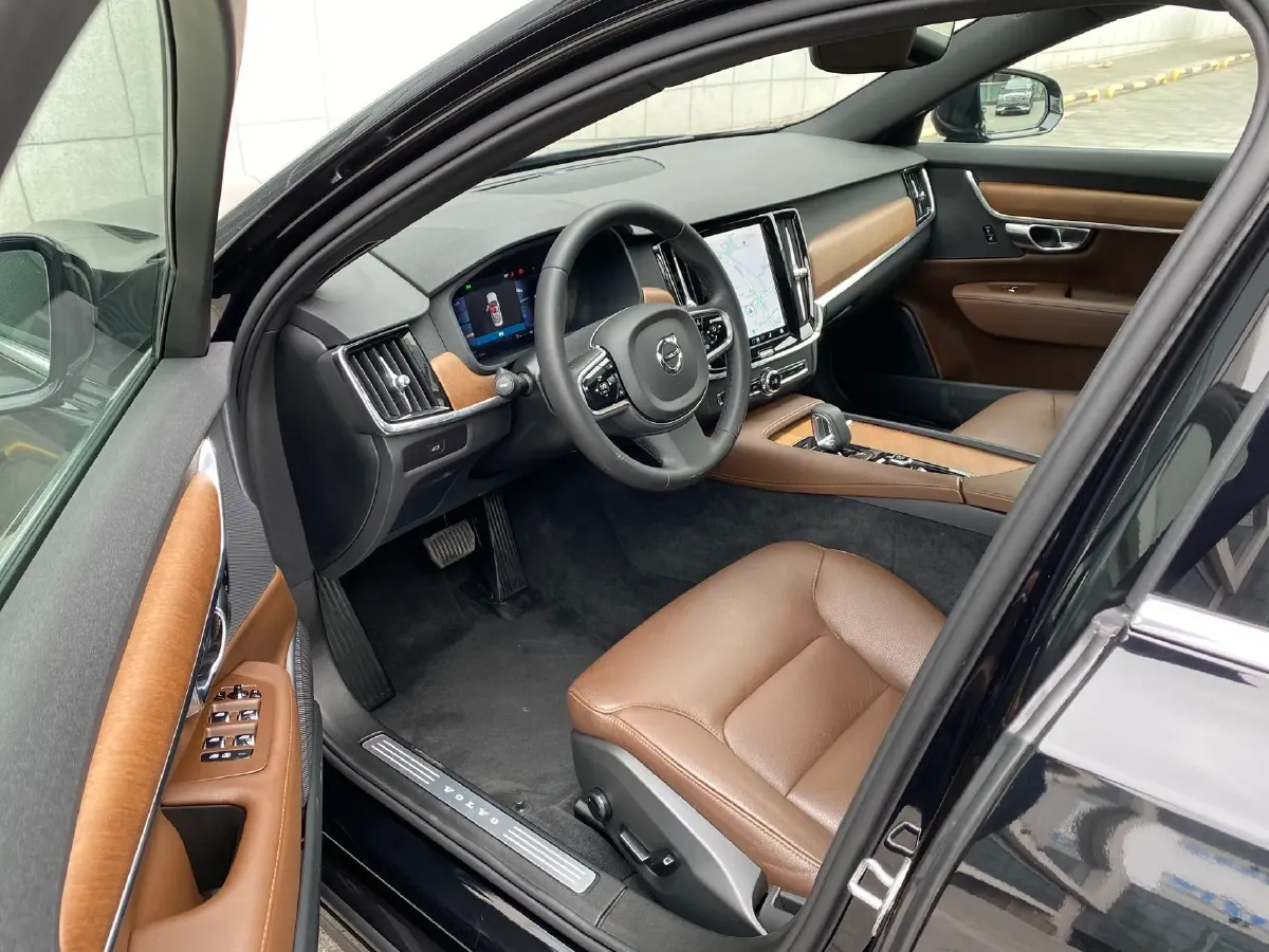 2024 Volvo S90 2.0T 250HP L4 8AT,autocango,china used car exporter,china ev exporter,chinese used car exporter,chinese used ev exporter