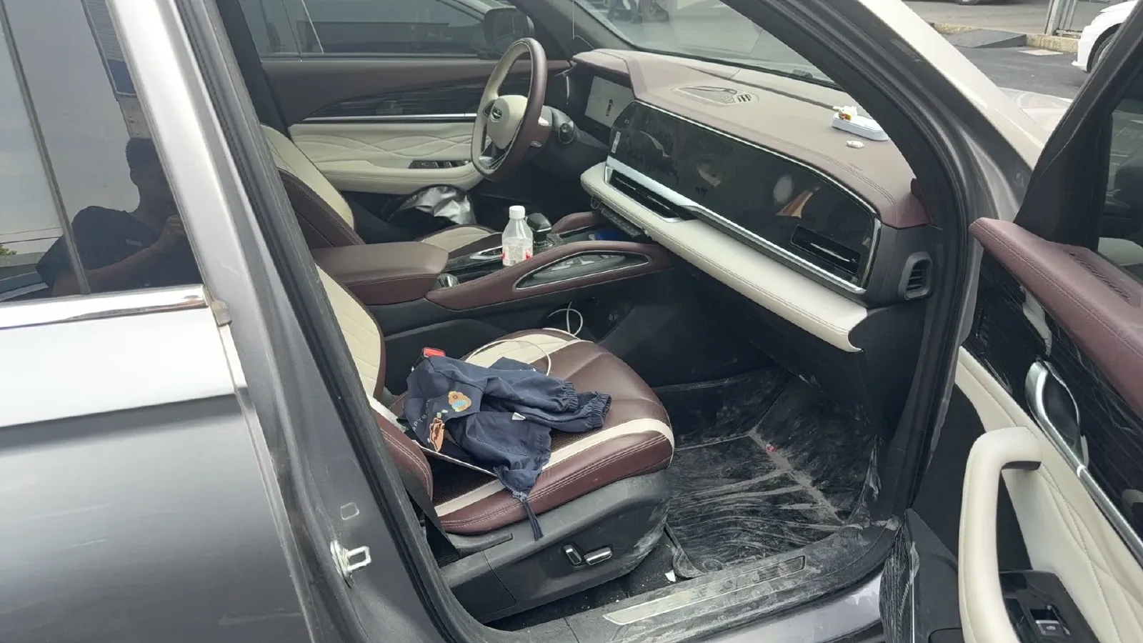 2021 Geely Monjaro 2.0T 218HP L4 7DCT,autocango,china used car exporter,china ev exporter,chinese used car exporter,chinese used ev exporter