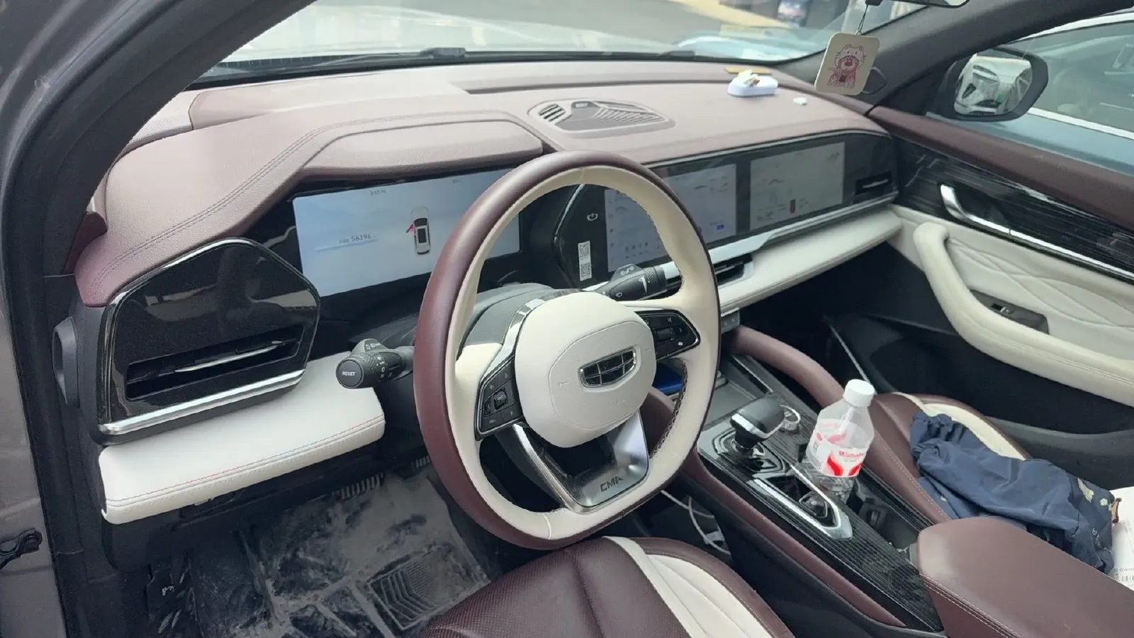 2021 Geely Monjaro 2.0T 218HP L4 7DCT,autocango,china used car exporter,china ev exporter,chinese used car exporter,chinese used ev exporter