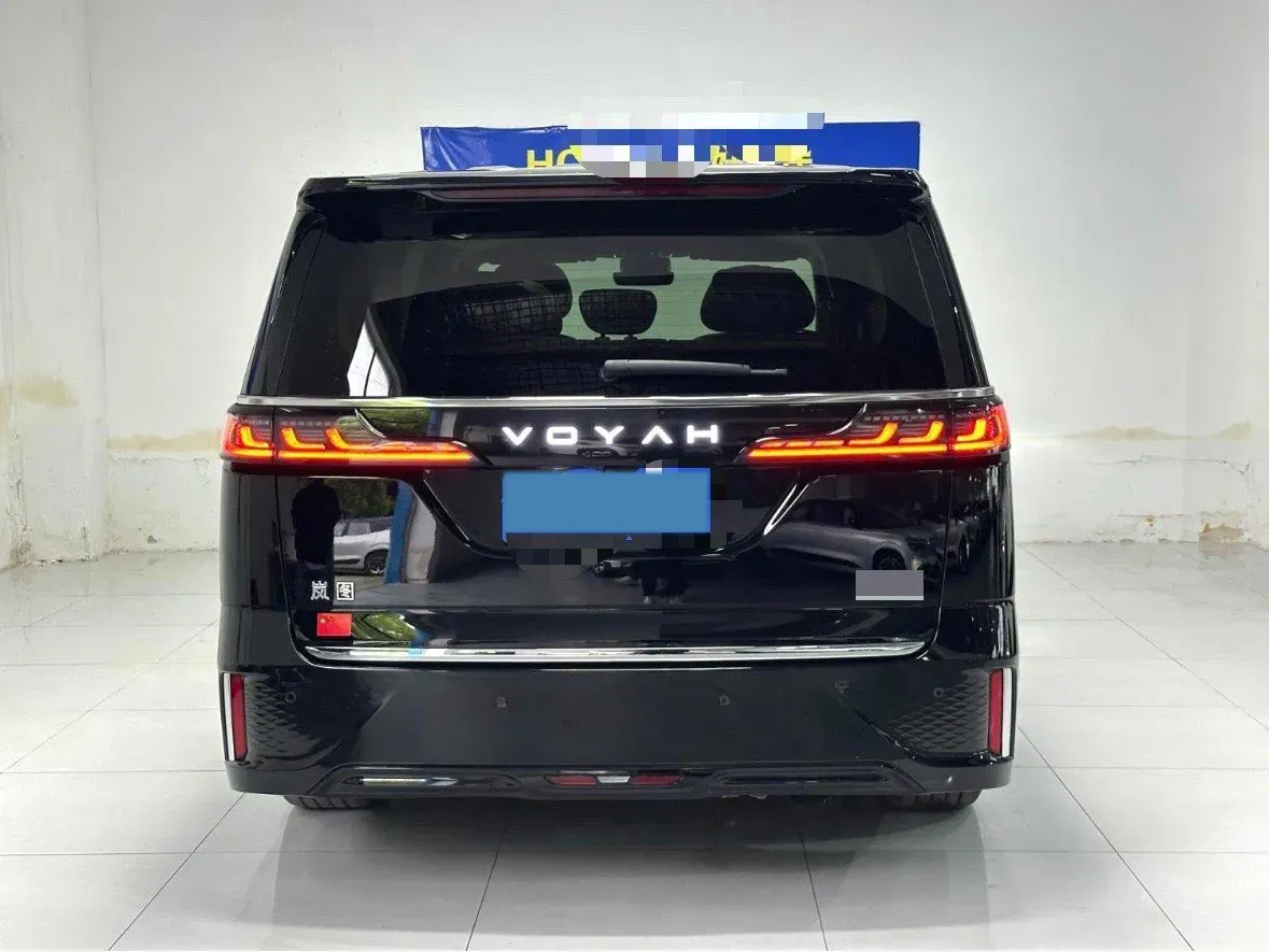 2025 Voyah Dream 1.5T 150HP L4 PHEV 41.7KWH,autocango,china used car exporter,china ev exporter,chinese used car exporter,chinese used ev exporter