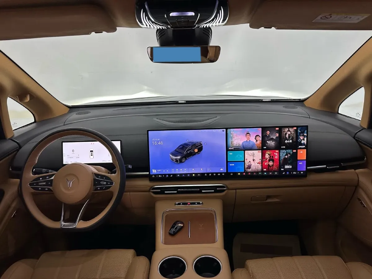 2025 Voyah Dream 1.5T 150HP L4 PHEV 41.7KWH,autocango,china used car exporter,china ev exporter,chinese used car exporter,chinese used ev exporter