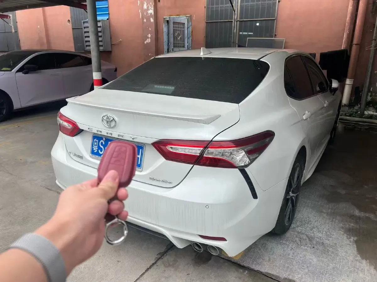2021 Toyota Camry 2.5L 209HP L4 8AT,autocango,china used car exporter,china ev exporter,chinese used car exporter,chinese used ev exporter