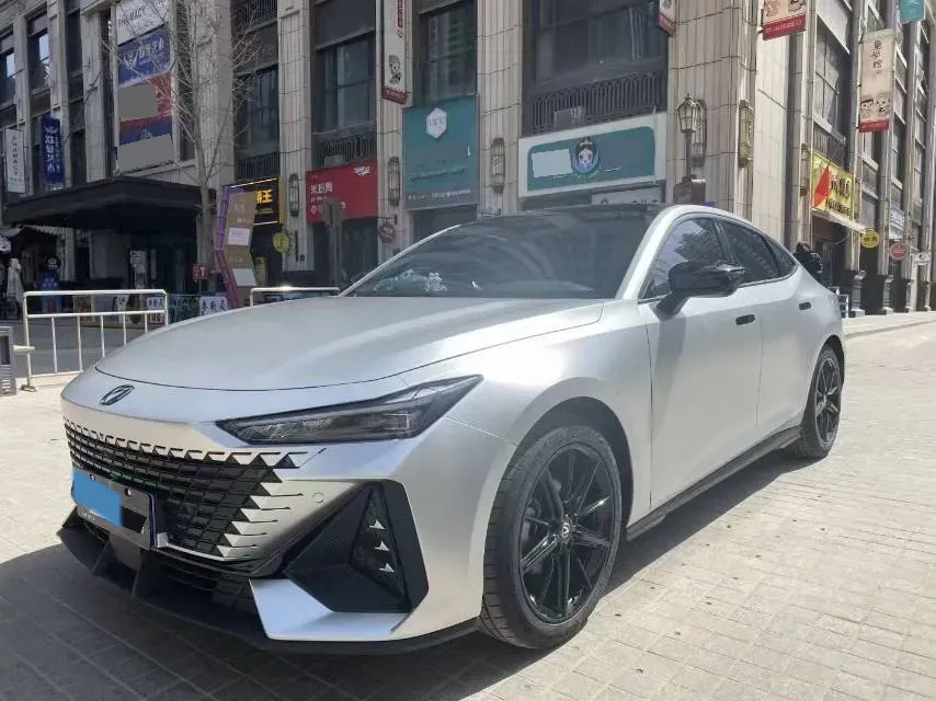 2022 ChangAn UNI-V 1.5T 188HP L4 7DCT,autocango,china used car exporter,china ev exporter,chinese used car exporter,chinese used ev exporter