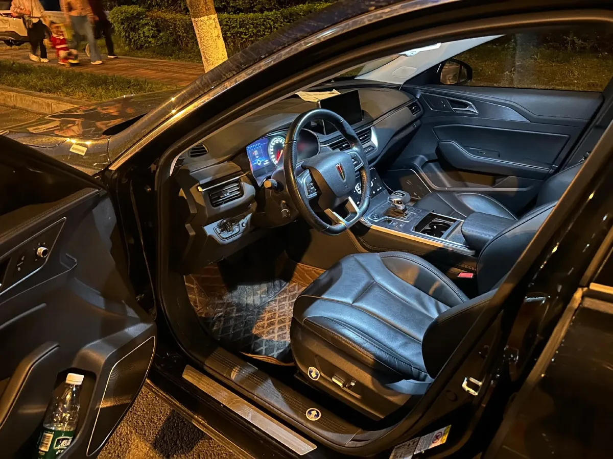 2022 HongQi H5 1.8T 197HP L4 6AT,autocango,china used car exporter,china ev exporter,chinese used car exporter,chinese used ev exporter