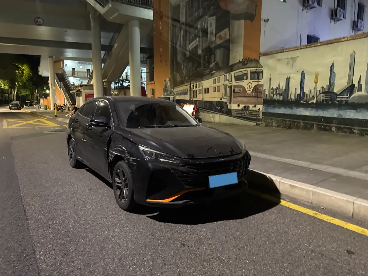 2023 DongFeng Aeolus YiXuan 1.5L 125HP L4 6DCT,autocango,china used car exporter,china ev exporter,chinese used car exporter,chinese used ev exporter