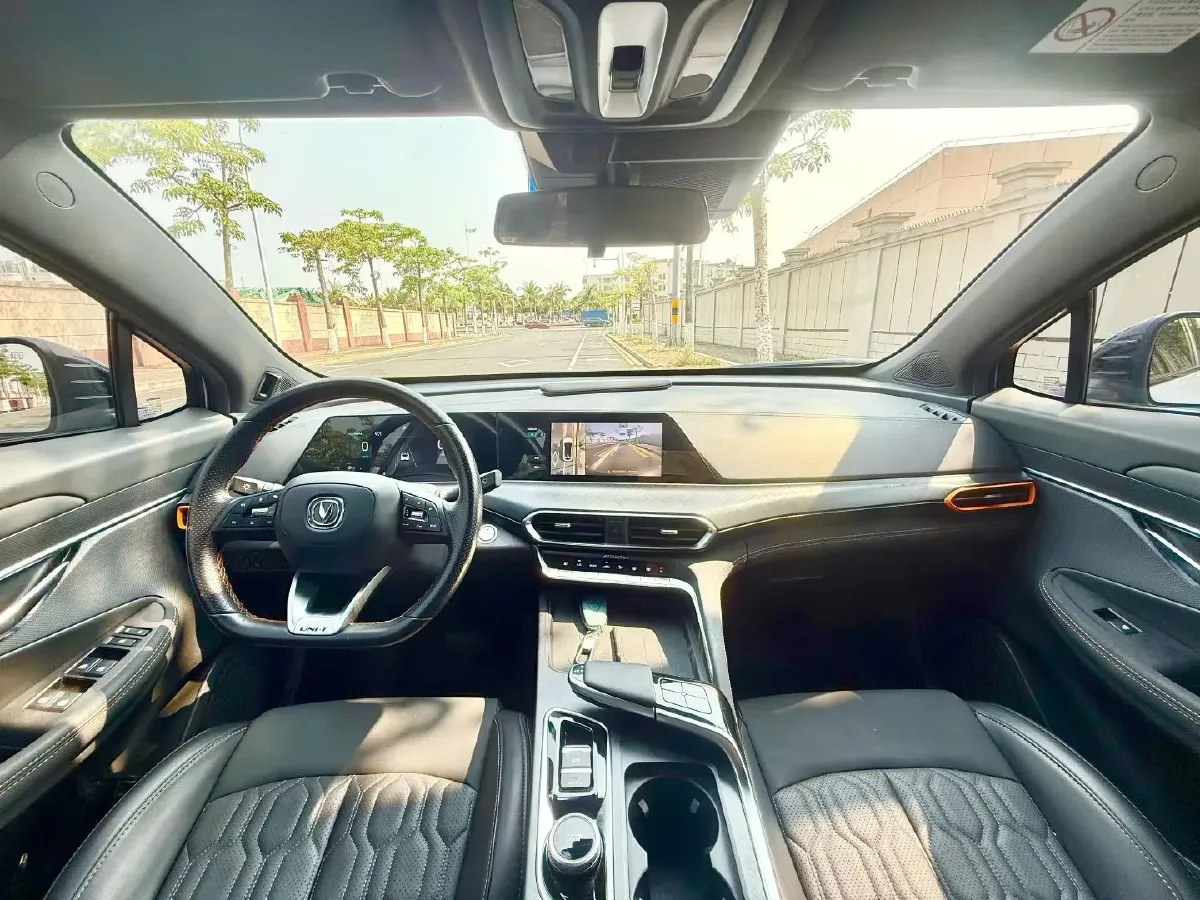 2022 ChangAn UNI-T 1.5T 188HP L4 7DCT,autocango,china used car exporter,china ev exporter,chinese used car exporter,chinese used ev exporter