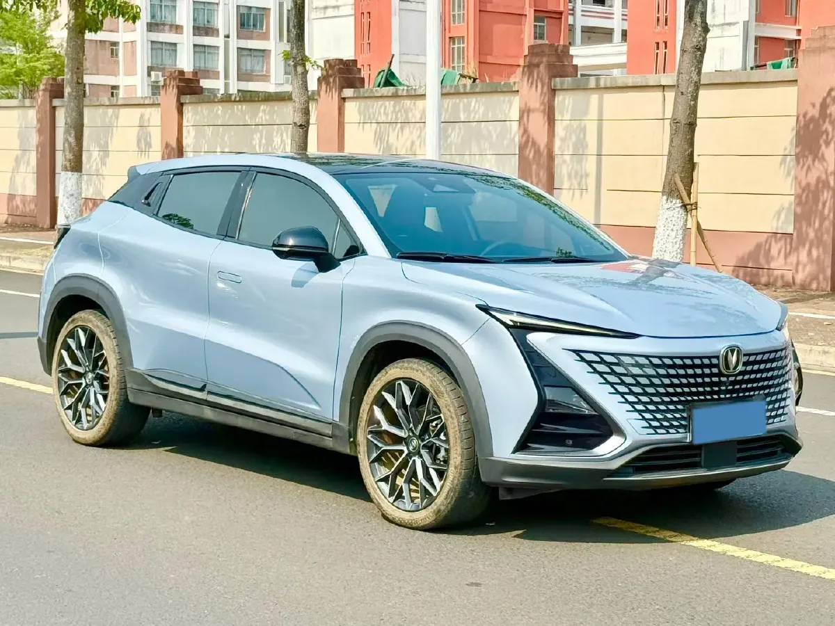 2022 ChangAn UNI-T 1.5T 188HP L4 7DCT,autocango,china used car exporter,china ev exporter,chinese used car exporter,chinese used ev exporter