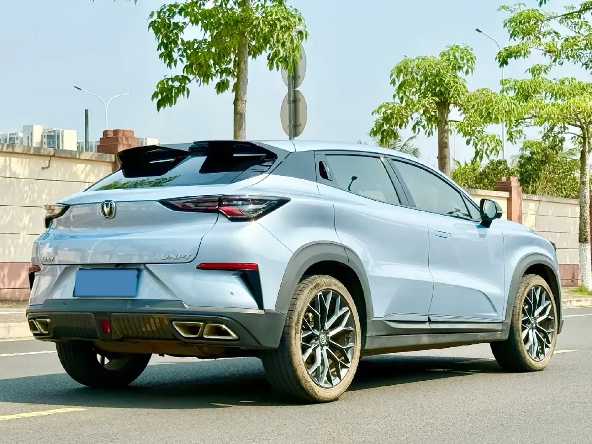 2022 ChangAn UNI-T 1.5T 188HP L4 7DCT,autocango,china used car exporter,china ev exporter,chinese used car exporter,chinese used ev exporter