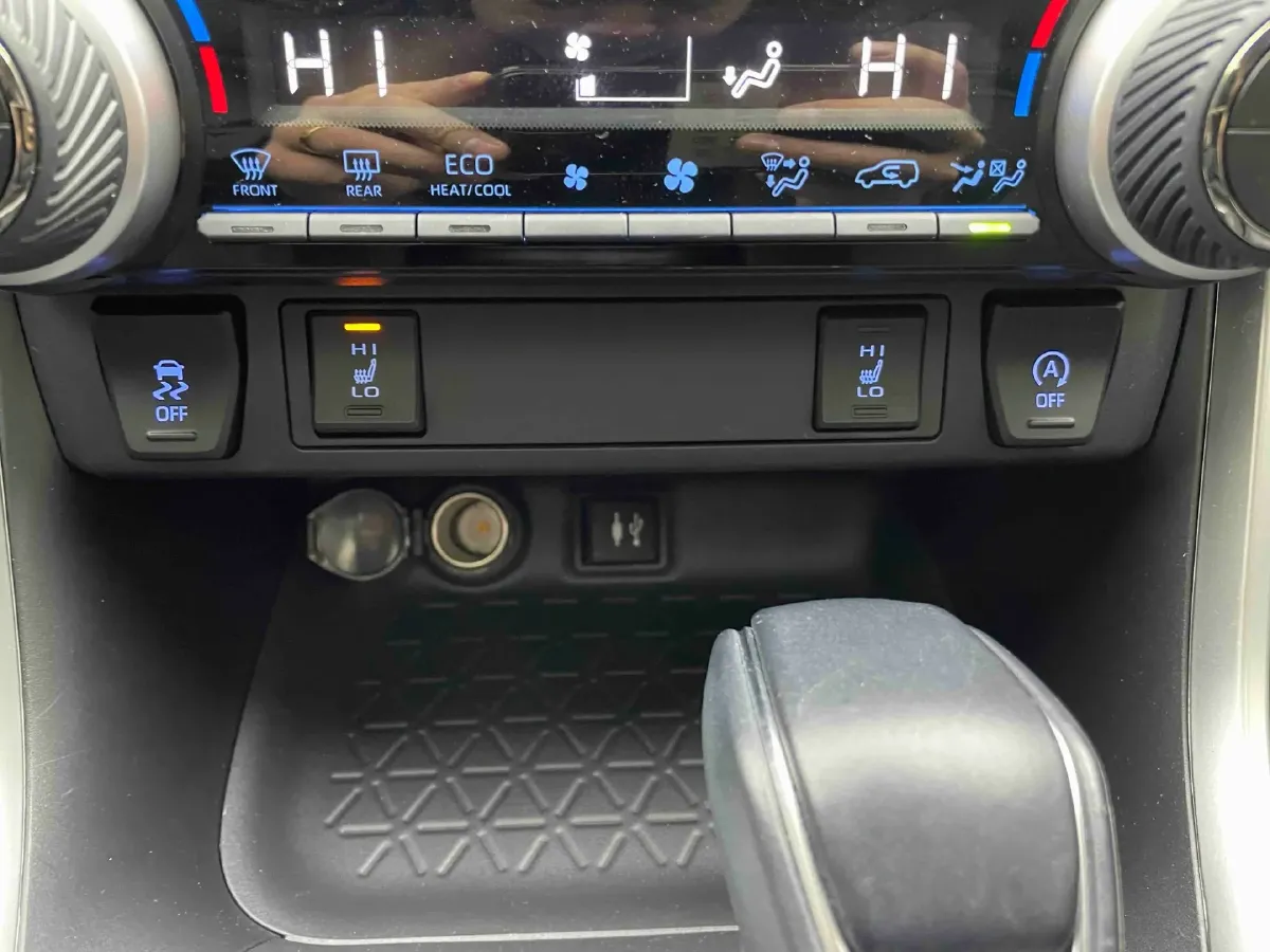 2020 Toyota RAV4 2.0L 171HP L4 CVT,autocango,china used car exporter,china ev exporter,chinese used car exporter,chinese used ev exporter