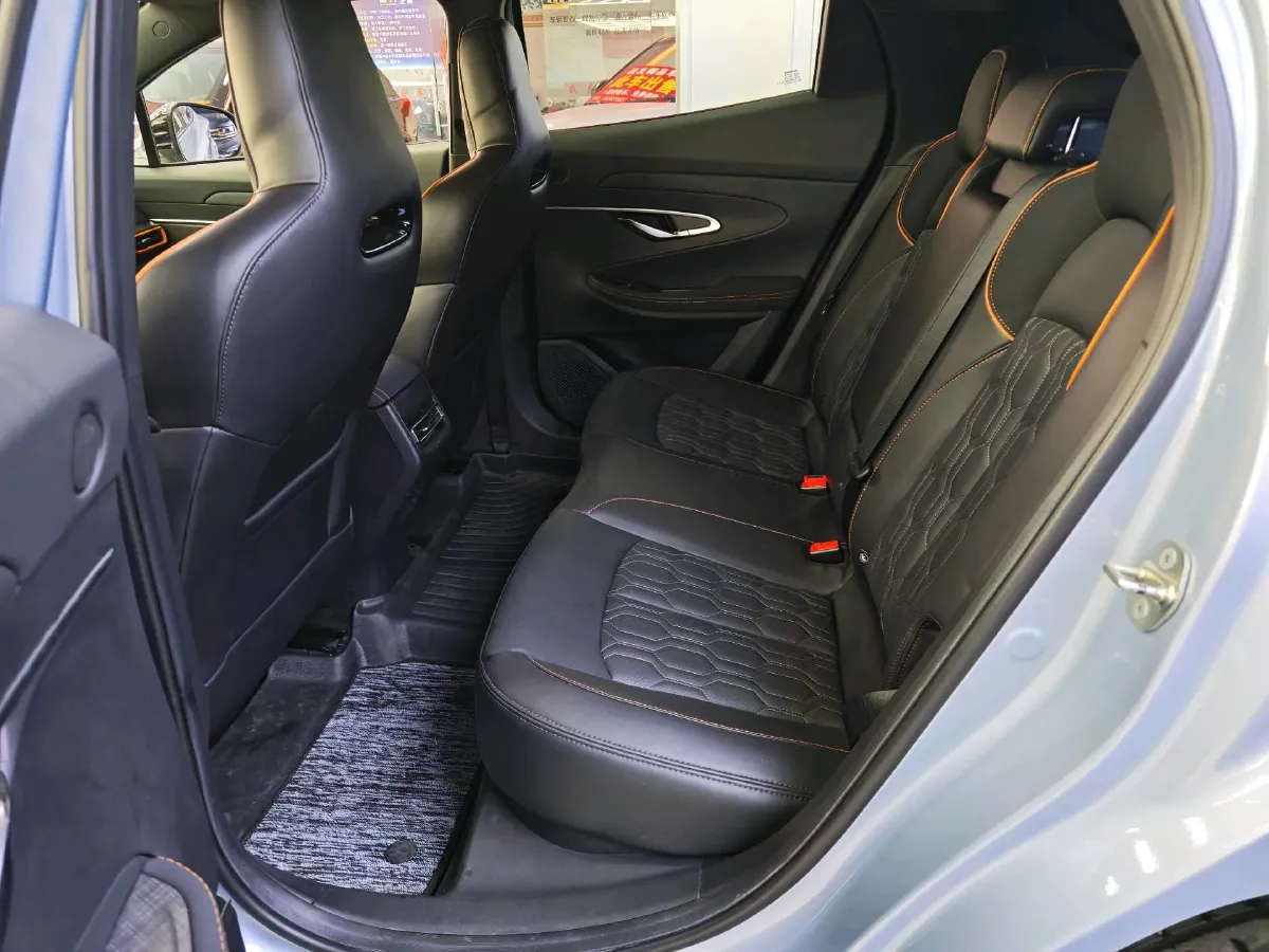 2022 ChangAn UNI-T 1.5T 188HP L4 7DCT,autocango,china used car exporter,china ev exporter,chinese used car exporter,chinese used ev exporter