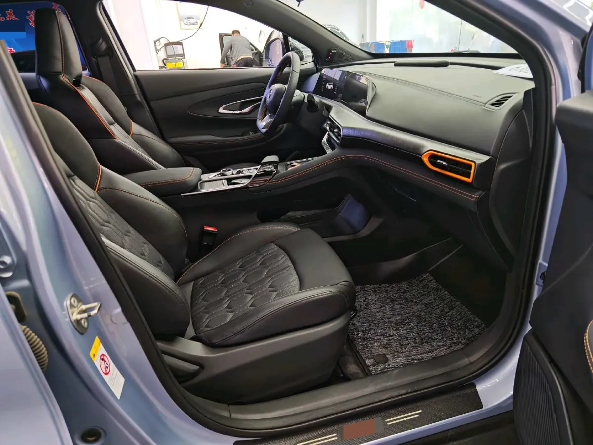 2022 ChangAn UNI-T 1.5T 188HP L4 7DCT,autocango,china used car exporter,china ev exporter,chinese used car exporter,chinese used ev exporter