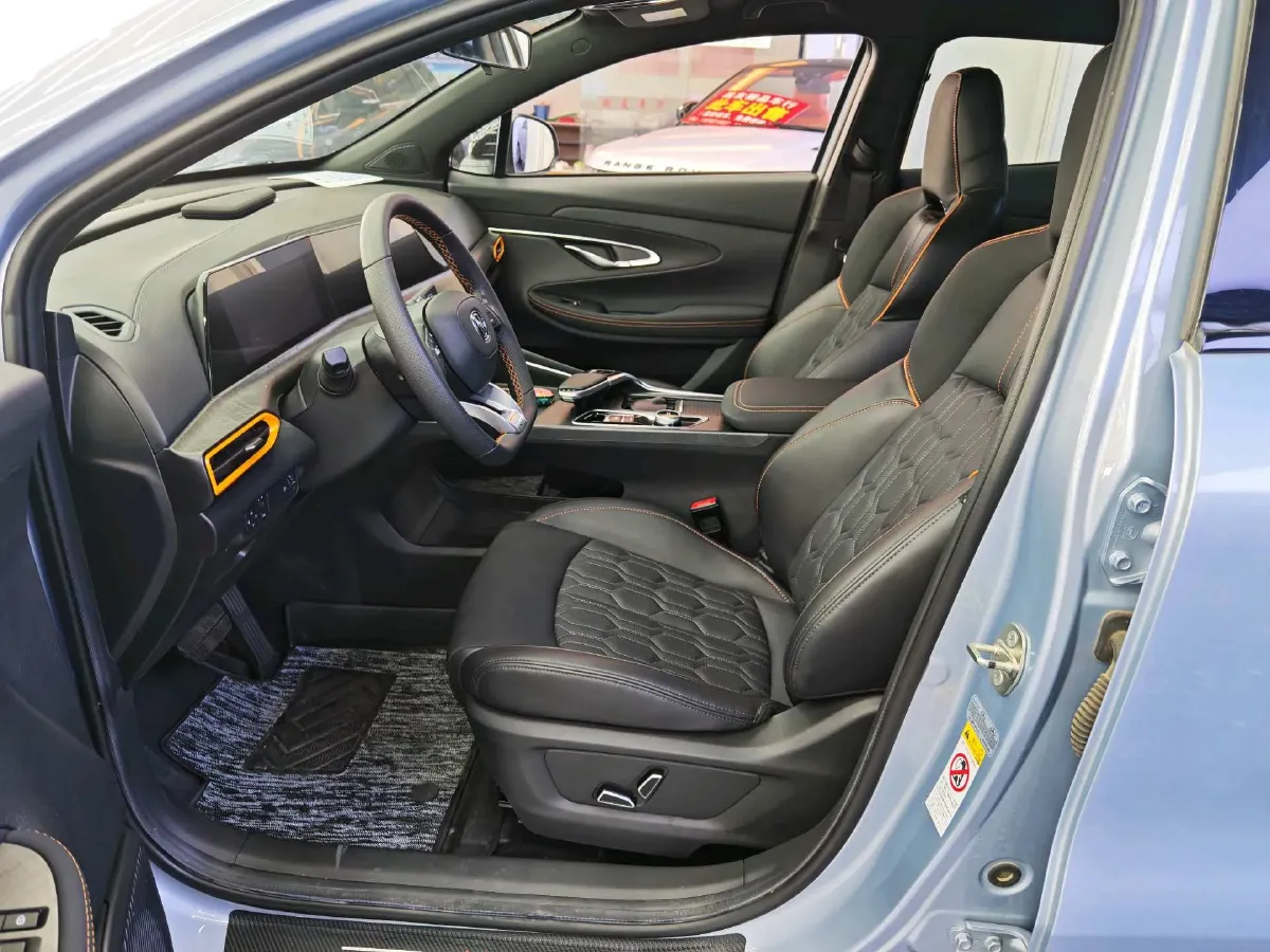 2022 ChangAn UNI-T 1.5T 188HP L4 7DCT,autocango,china used car exporter,china ev exporter,chinese used car exporter,chinese used ev exporter