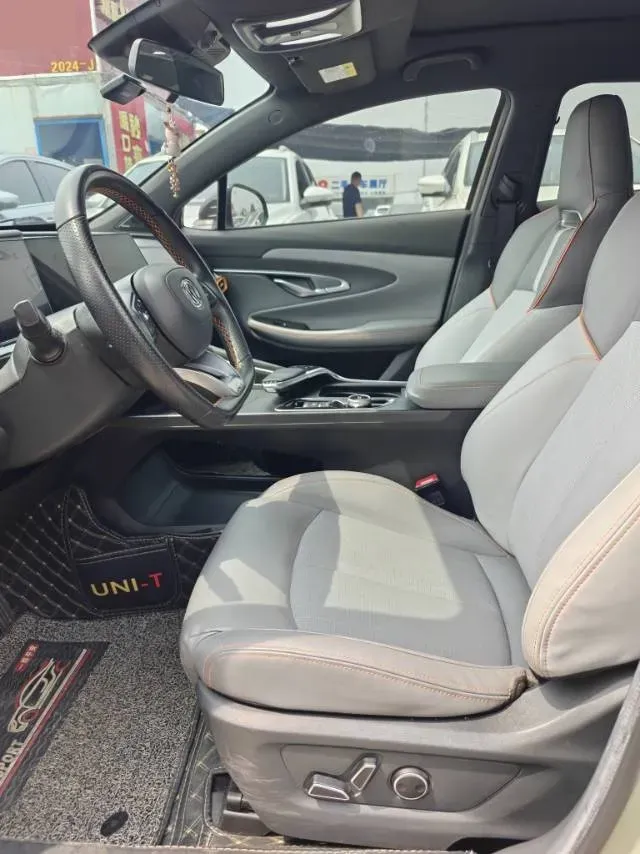 2022 ChangAn UNI-T 1.5T 188HP L4 7DCT,autocango,china used car exporter,china ev exporter,chinese used car exporter,chinese used ev exporter