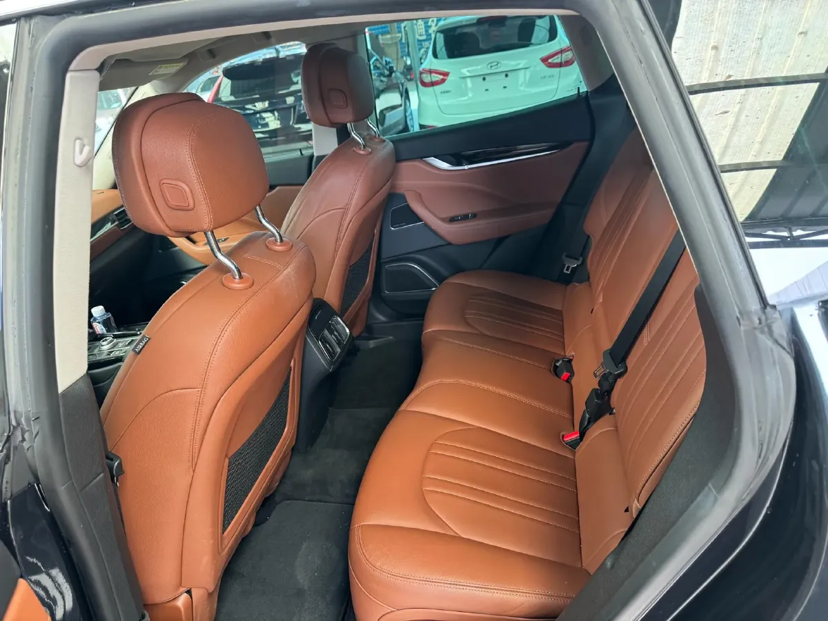 2018 Maserati Levante 3.0T 350HP V6 8AT,autocango,china used car exporter,china ev exporter,chinese used car exporter,chinese used ev exporter