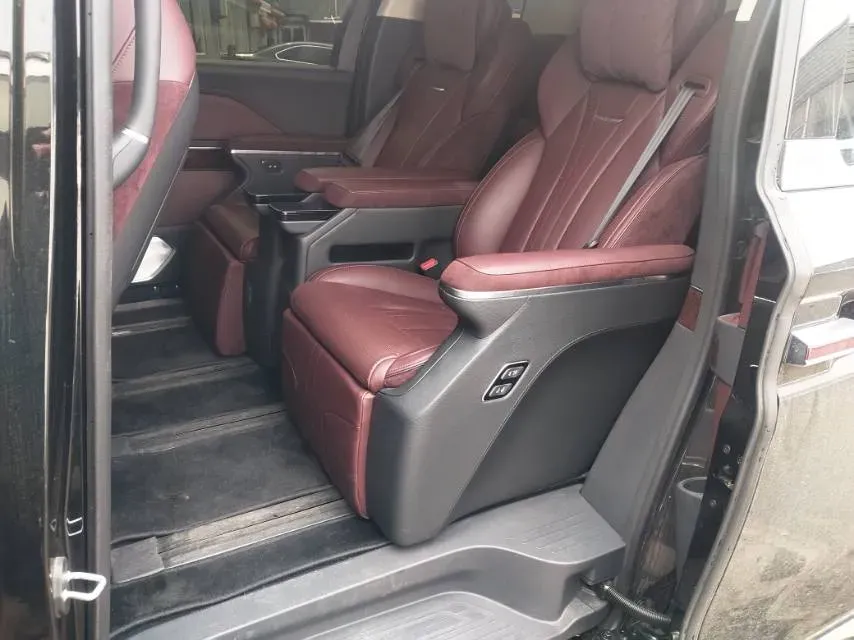 2023 HongQi HQ9 2.0T 252HP L4 8AT,autocango,china used car exporter,china ev exporter,chinese used car exporter,chinese used ev exporter