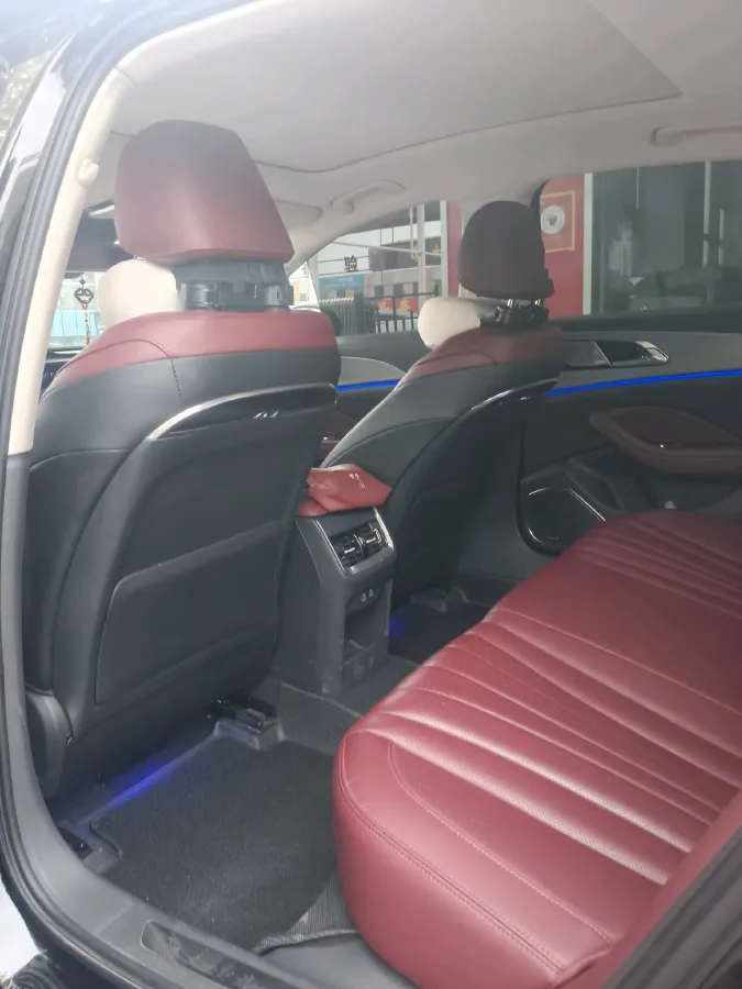 2024 HongQi H5 2.0T 224HP L4 8AT,autocango,china used car exporter,china ev exporter,chinese used car exporter,chinese used ev exporter