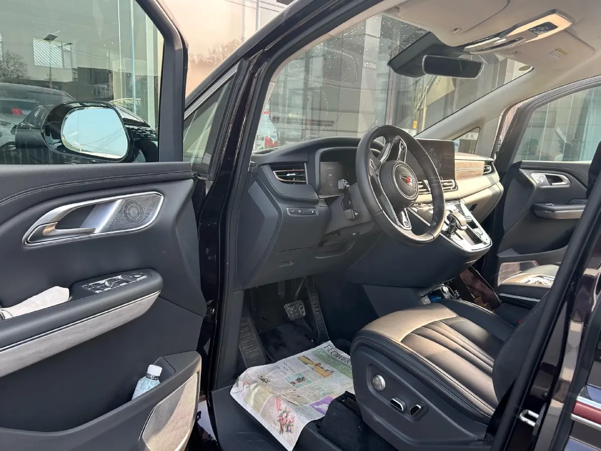 2023 HongQi HQ9 2.0T 252HP L4 8AT,autocango,china used car exporter,china ev exporter,chinese used car exporter,chinese used ev exporter