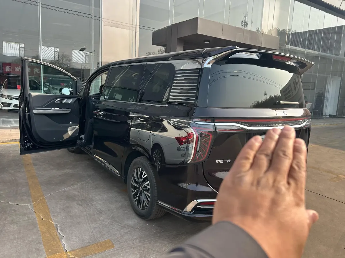 2023 HongQi HQ9 2.0T 252HP L4 8AT,autocango,china used car exporter,china ev exporter,chinese used car exporter,chinese used ev exporter