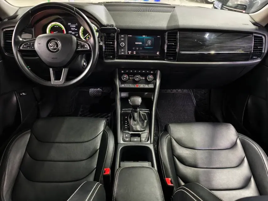 2018 Skoda Kodiak 2.0T 186HP L4 7DCT,autocango,china used car exporter,china ev exporter,chinese used car exporter,chinese used ev exporter