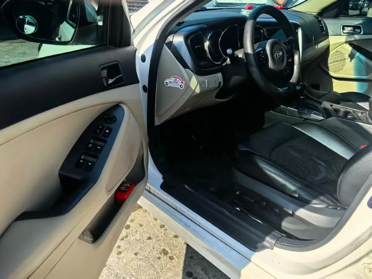 2016 Kia K5 2.0L 161HP L4 6AT,autocango,china used car exporter,china ev exporter,chinese used car exporter,chinese used ev exporter