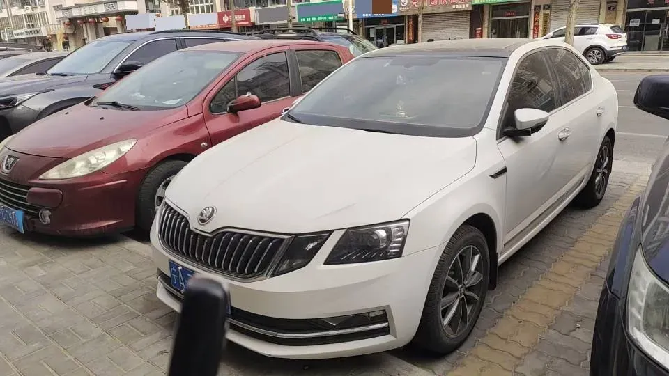 2019 Skoda Octavia 1.5L 116HP L4 6AT,autocango,china used car exporter,china ev exporter,chinese used car exporter,chinese used ev exporter