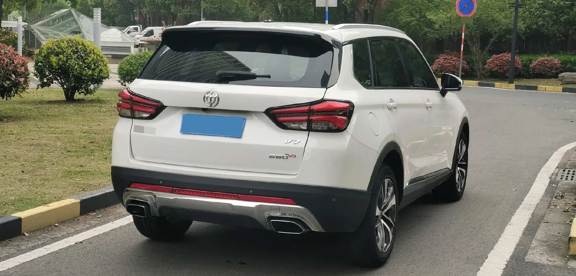 2018 Brilliance Auto V7 1.6T 204HP L4 7DCT,autocango,china used car exporter,china ev exporter,chinese used car exporter,chinese used ev exporter