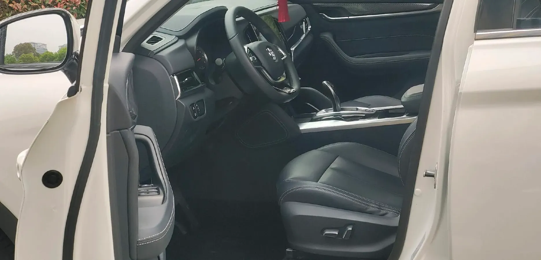 2018 Brilliance Auto V7 1.6T 204HP L4 7DCT,autocango,china used car exporter,china ev exporter,chinese used car exporter,chinese used ev exporter