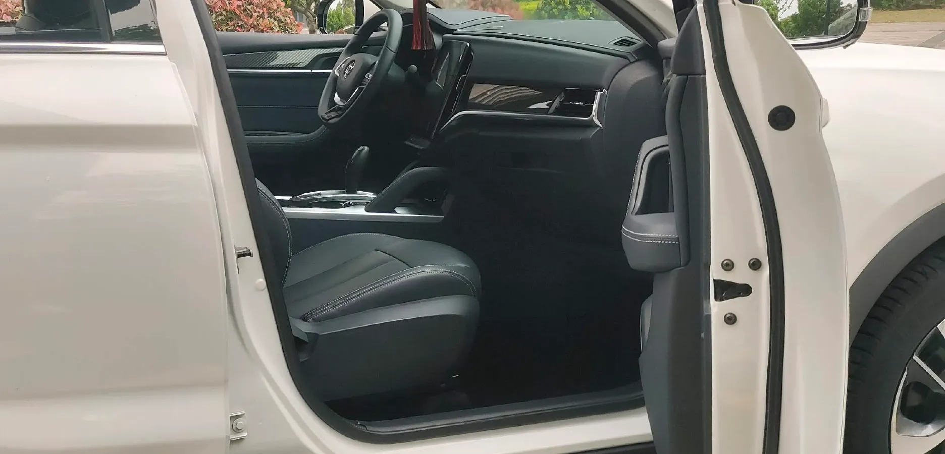 2018 Brilliance Auto V7 1.6T 204HP L4 7DCT,autocango,china used car exporter,china ev exporter,chinese used car exporter,chinese used ev exporter