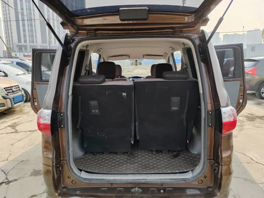 2016 BAIC WeiWang M35 1.5L 116HP L4 5MT,autocango,china used car exporter,china ev exporter,chinese used car exporter,chinese used ev exporter