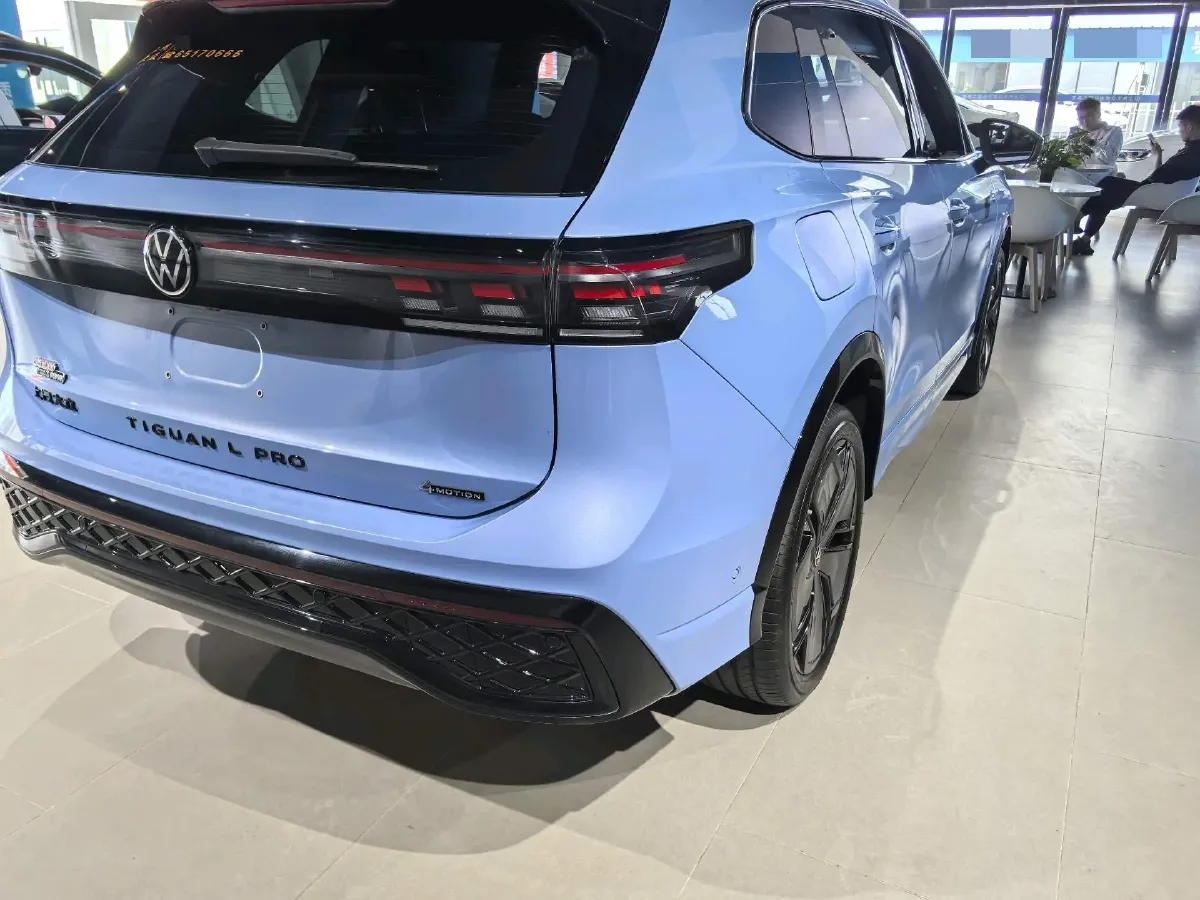 2025 Volkswagen Tiguan L 2.0T 220HP L4 7DCT,autocango,china used car exporter,china ev exporter,chinese used car exporter,chinese used ev exporter