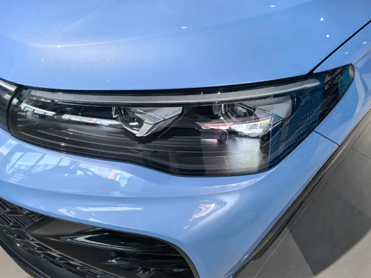 2025 Volkswagen Tiguan L 2.0T 220HP L4 7DCT,autocango,china used car exporter,china ev exporter,chinese used car exporter,chinese used ev exporter