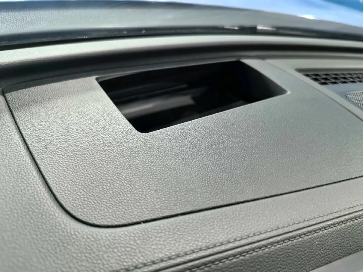 2025 Volkswagen Tiguan L 2.0T 220HP L4 7DCT,autocango,china used car exporter,china ev exporter,chinese used car exporter,chinese used ev exporter