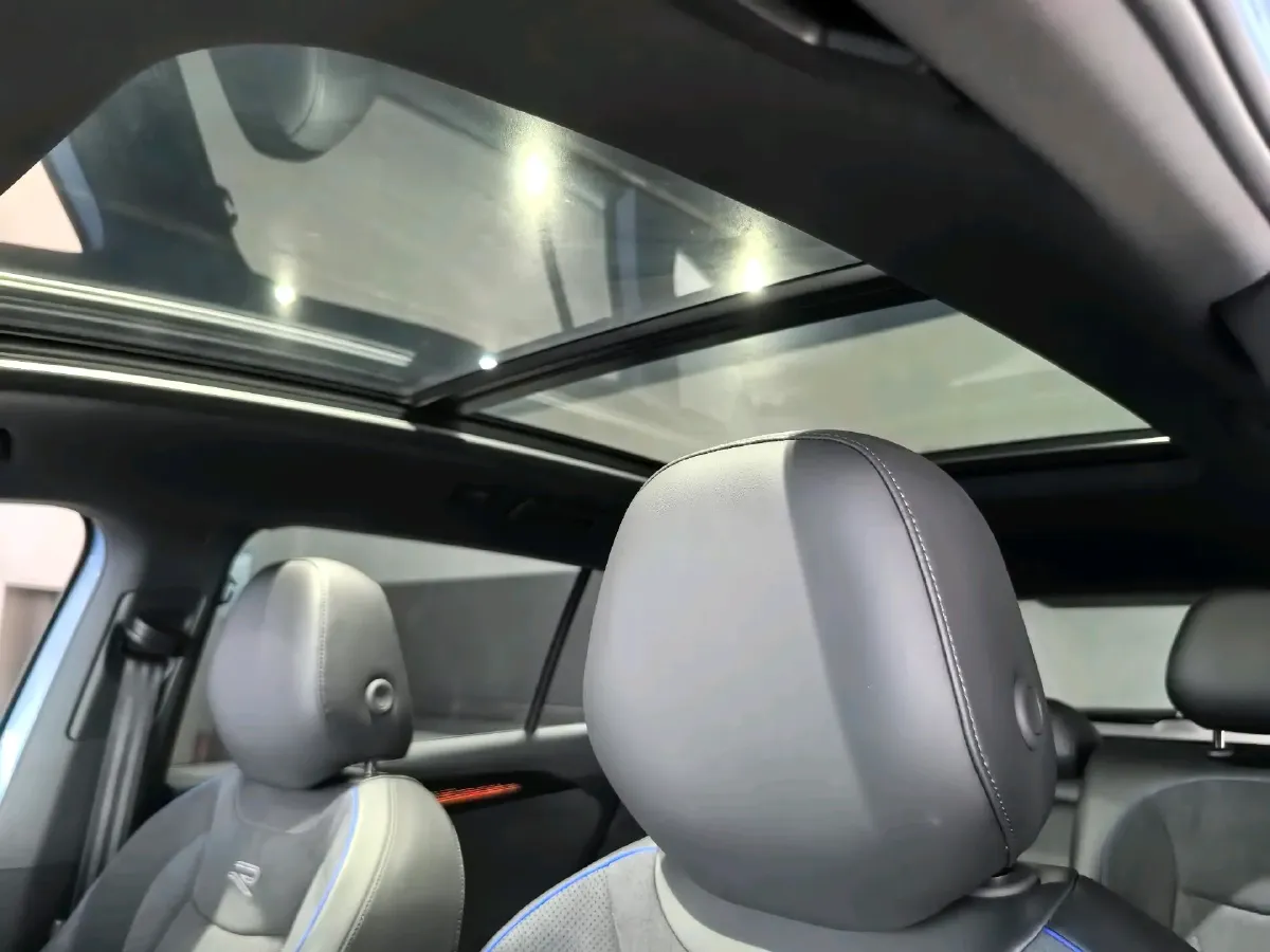 2025 Volkswagen Tiguan L 2.0T 220HP L4 7DCT,autocango,china used car exporter,china ev exporter,chinese used car exporter,chinese used ev exporter