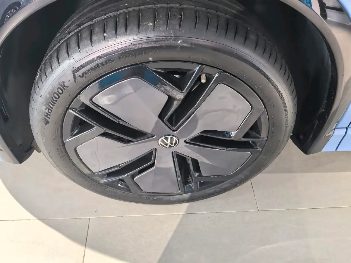 2025 Volkswagen Tiguan L 2.0T 220HP L4 7DCT,autocango,china used car exporter,china ev exporter,chinese used car exporter,chinese used ev exporter