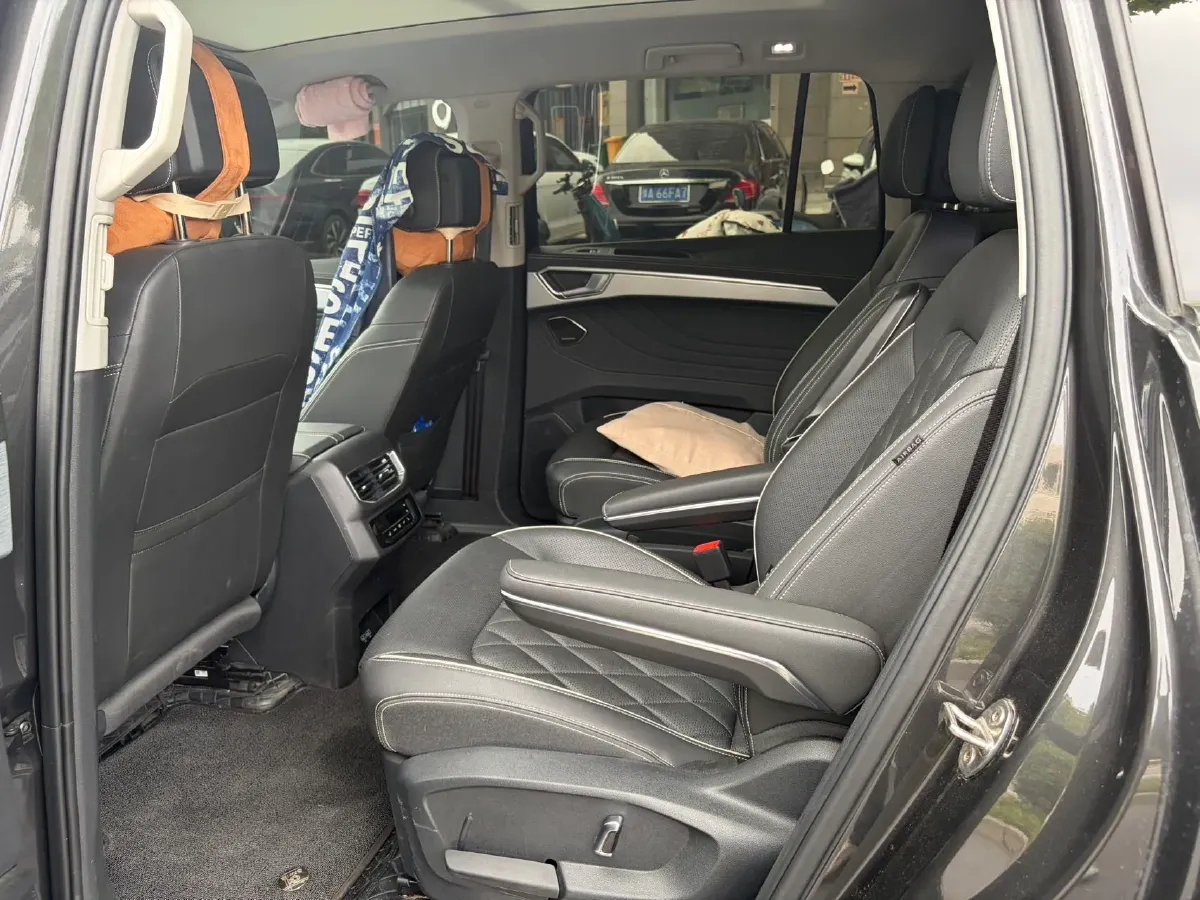 2023 Volkswagen Talagon 2.0T 220HP L4 7DCT,autocango,china used car exporter,china ev exporter,chinese used car exporter,chinese used ev exporter