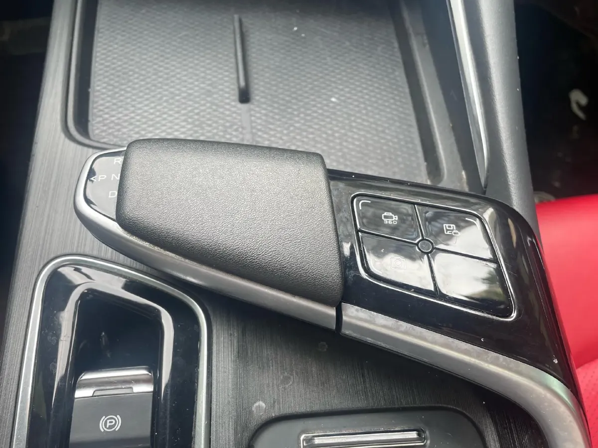 2020 ChangAn UNI-T 1.5T 180HP L4 7DCT,autocango,china used car exporter,china ev exporter,chinese used car exporter,chinese used ev exporter