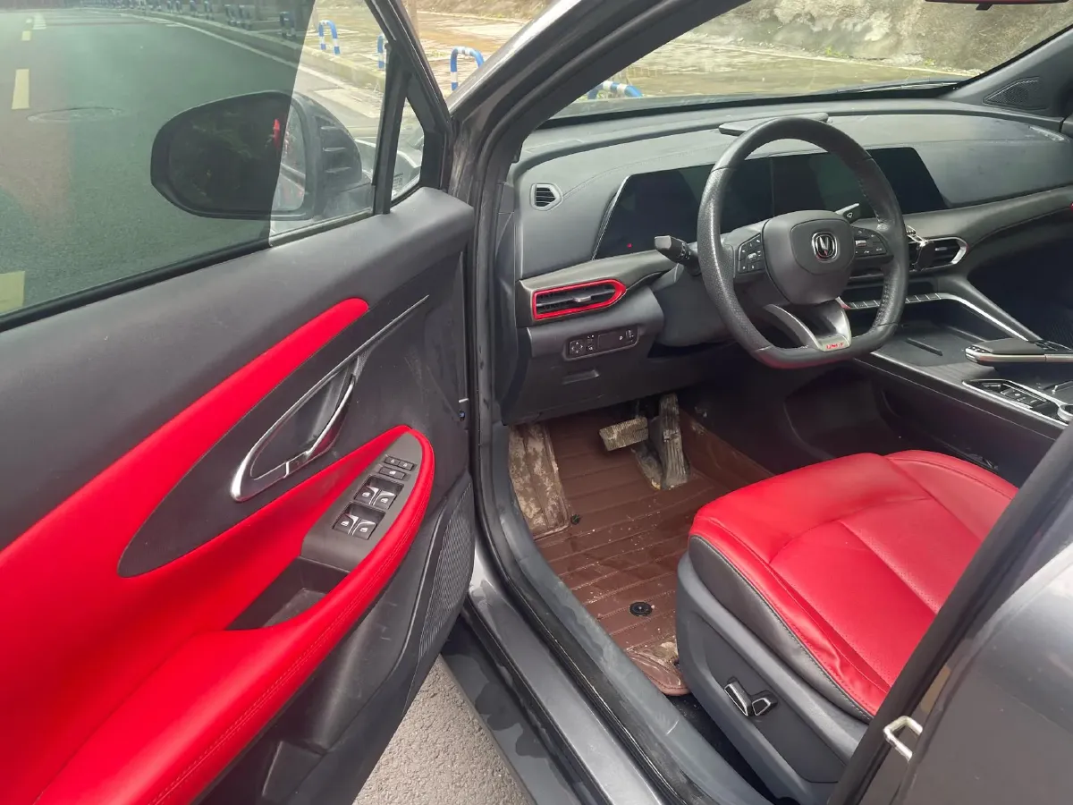 2020 ChangAn UNI-T 1.5T 180HP L4 7DCT,autocango,china used car exporter,china ev exporter,chinese used car exporter,chinese used ev exporter