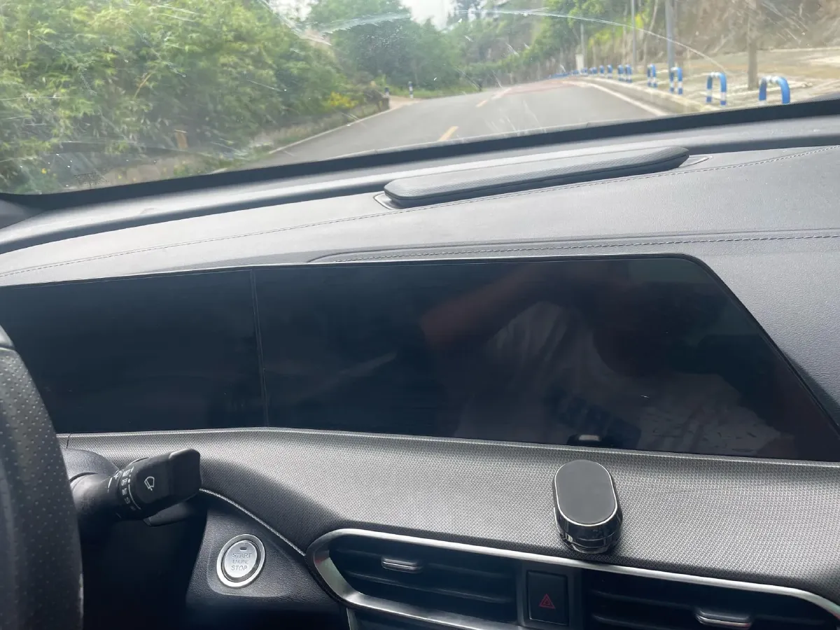 2020 ChangAn UNI-T 1.5T 180HP L4 7DCT,autocango,china used car exporter,china ev exporter,chinese used car exporter,chinese used ev exporter