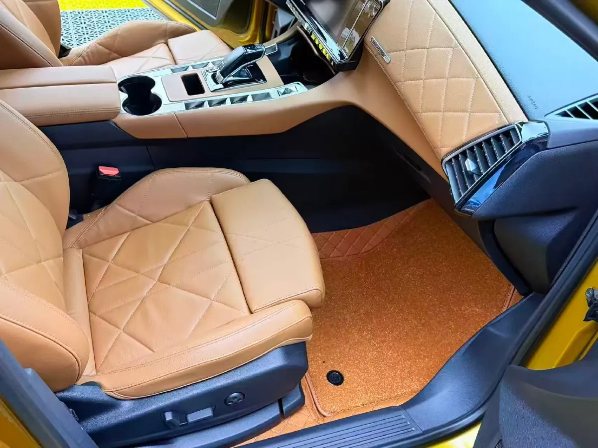 2018 DS 7 1.6T 220HP L4 8AT,autocango,china used car exporter,china ev exporter,chinese used car exporter,chinese used ev exporter