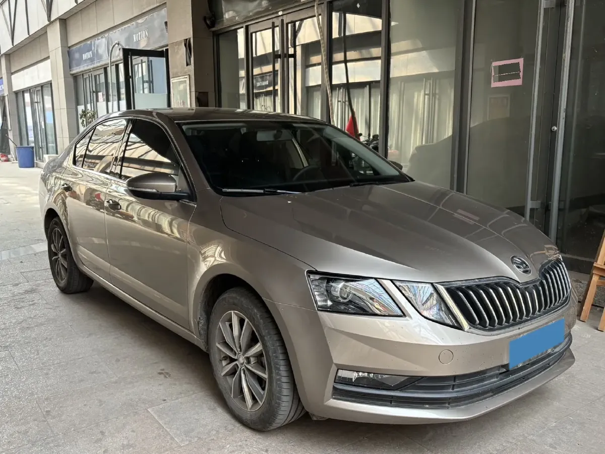 2022 Skoda Octavia 1.5L 113HP L4 6AT,autocango,china used car exporter,china ev exporter,chinese used car exporter,chinese used ev exporter
