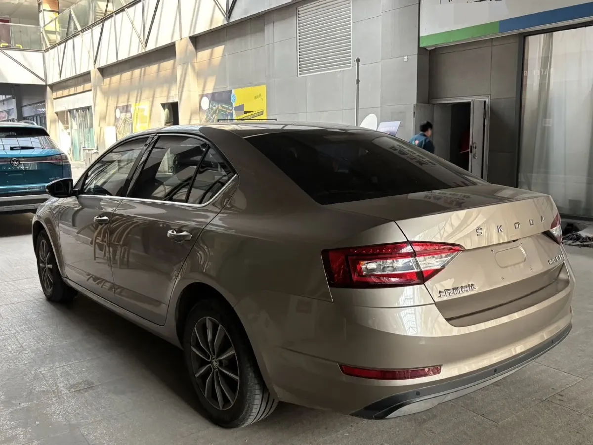 2022 Skoda Octavia 1.5L 113HP L4 6AT,autocango,china used car exporter,china ev exporter,chinese used car exporter,chinese used ev exporter